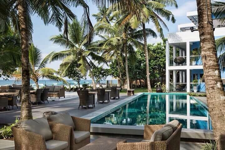 10 Apartments and 7 Rooms